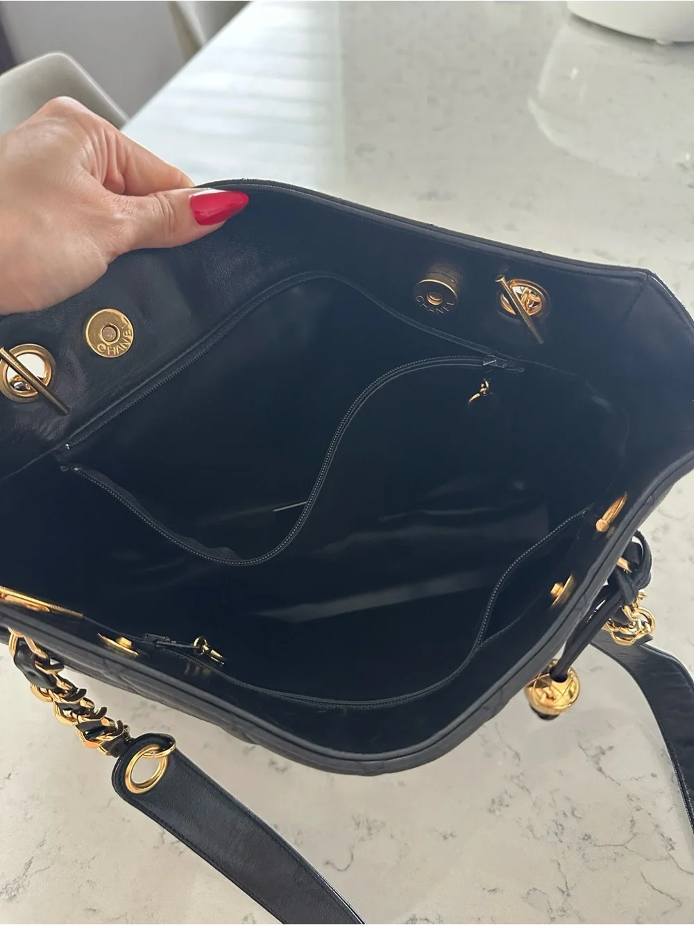 Vintage authentic Chanel Quilted Leather Shoulder Bag with Gold Chain Detail
